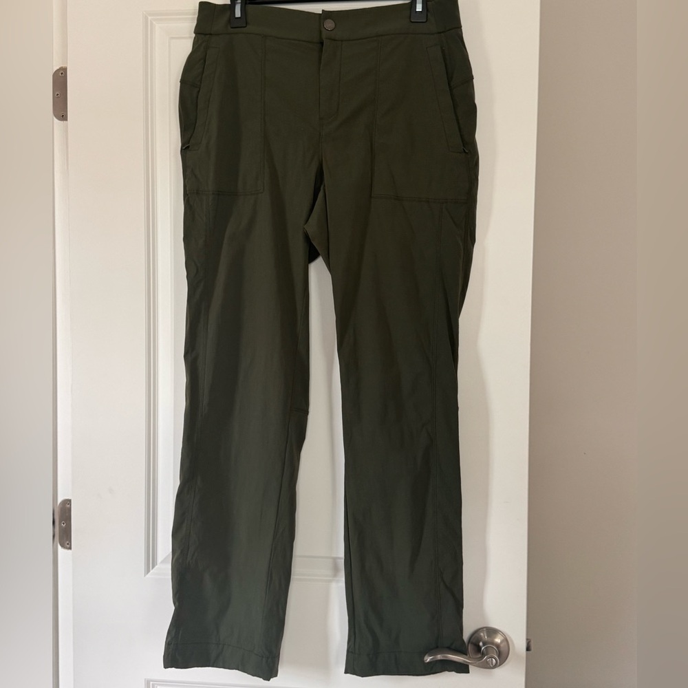 Athleta Women’s Olive Green Utility Pants